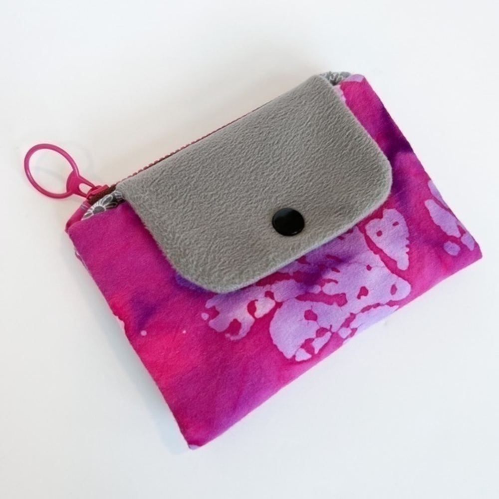 NWT Artisan Handmade Sustainable Bifold Wallet w/ Zipper Floral Pink O/S